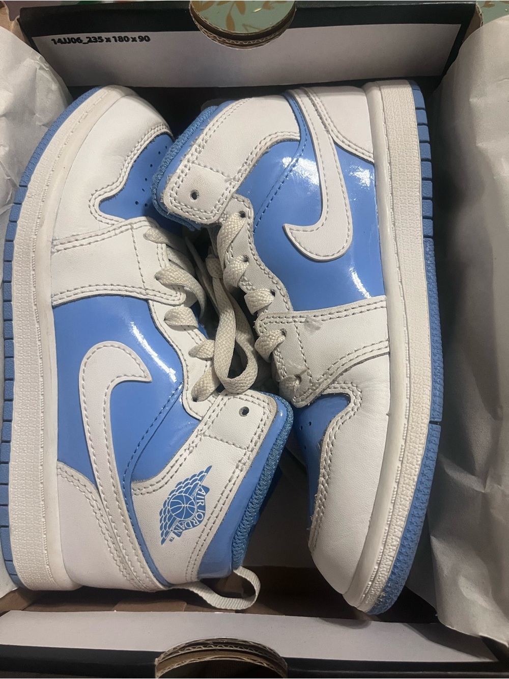 Kids Jordan 1 Mid SE (PS) basketball shoes. Size 1.5 White/Blue